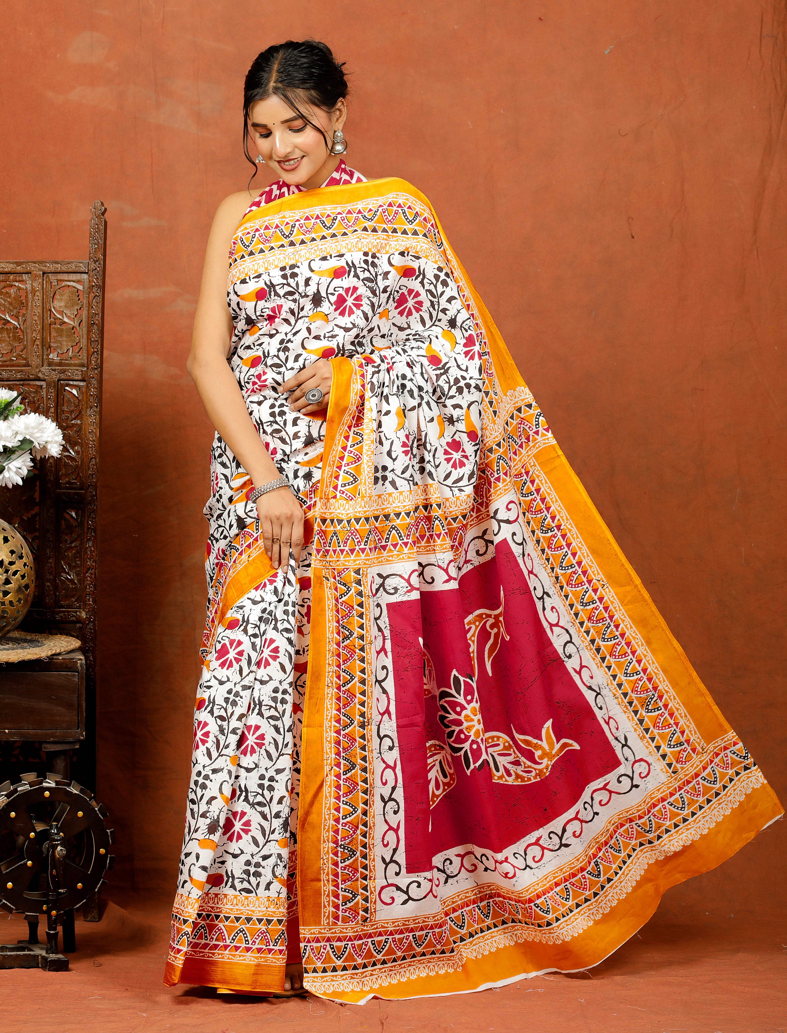 Traditional Printed Saree with Multicolor Floral and Bird Motifs view 3